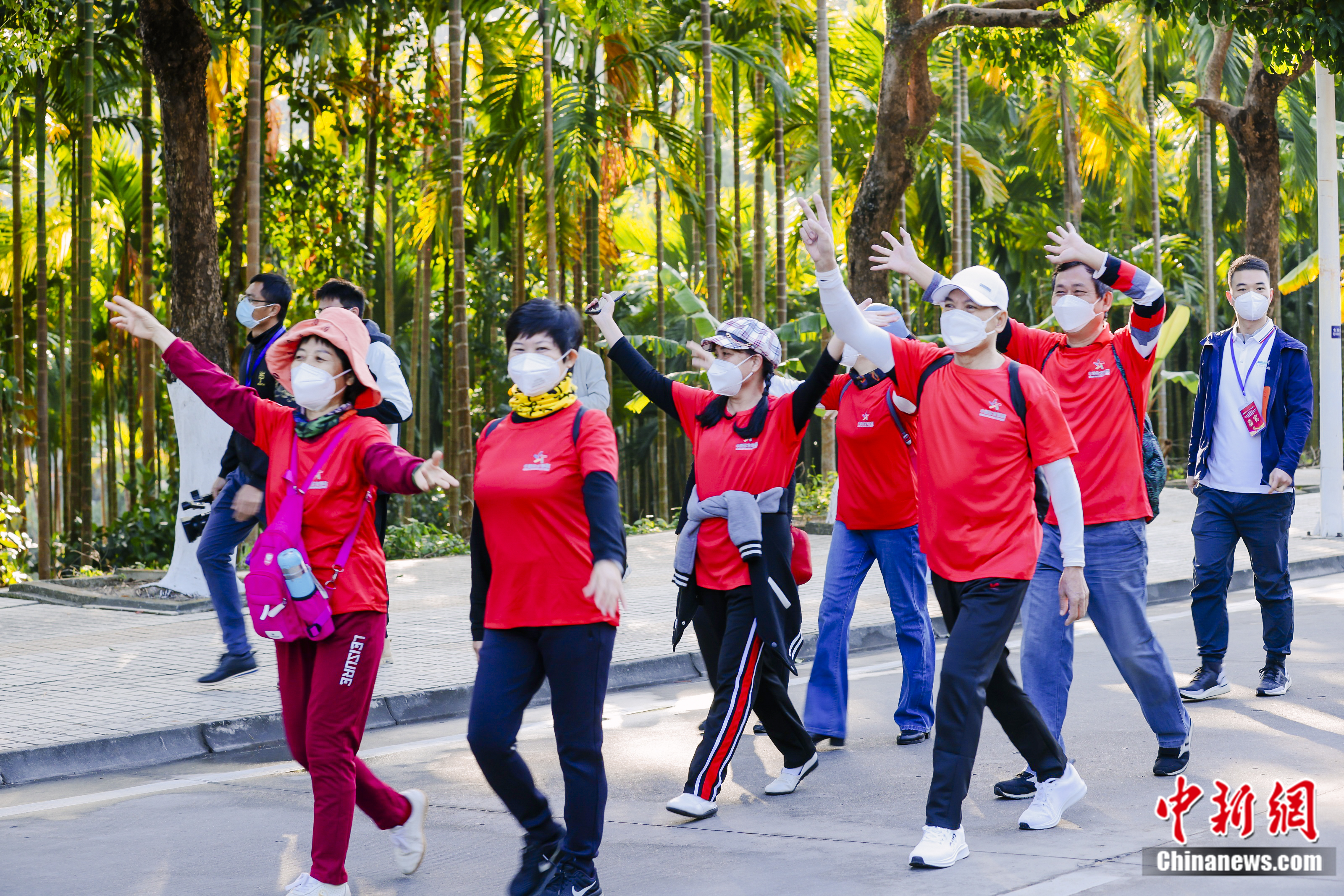 迎新登高促健康踔厉奋发向未来全民健身热潮在