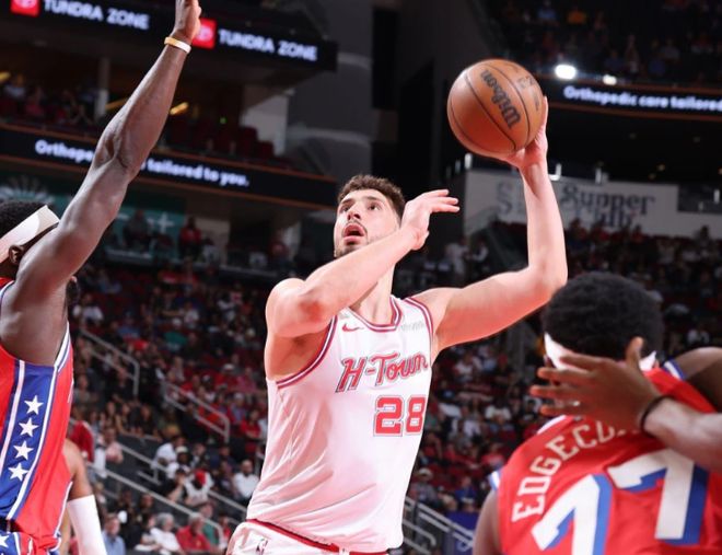 火箭8连胜反超湖人暂列西部第四 76人恩比德伤退