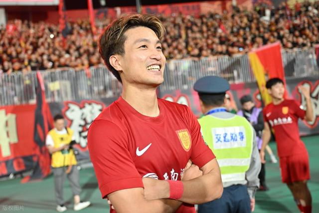 陈纯新加盟重庆铜梁龙3场破门追平5年总进球数质