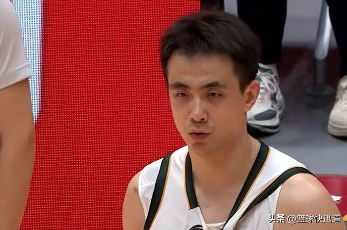 辽宁男篮季后赛失利更衣室矛盾升级赵继伟引退